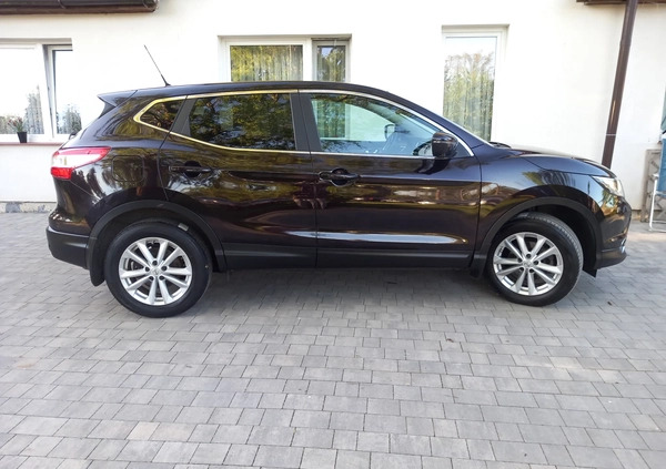 Nissan Qashqai cena 46777 przebieg: 182000, rok produkcji 2016 z Lębork małe 211